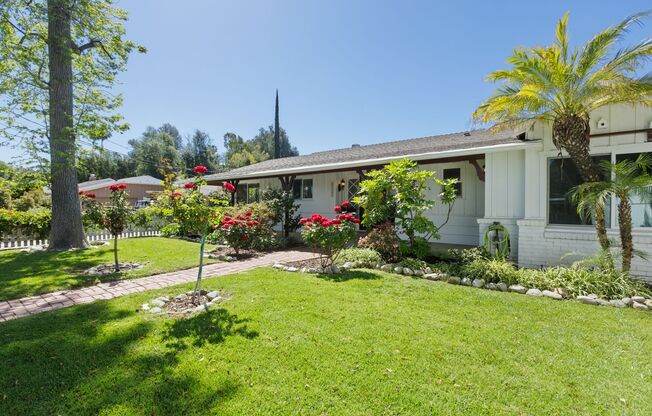 Gorgeous 3-bedroom home in Woodland Hills!