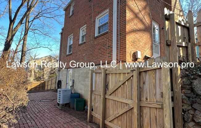 3 beds, 2.5 baths, $2,295