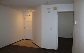 2 beds, 1 bath, $2,300