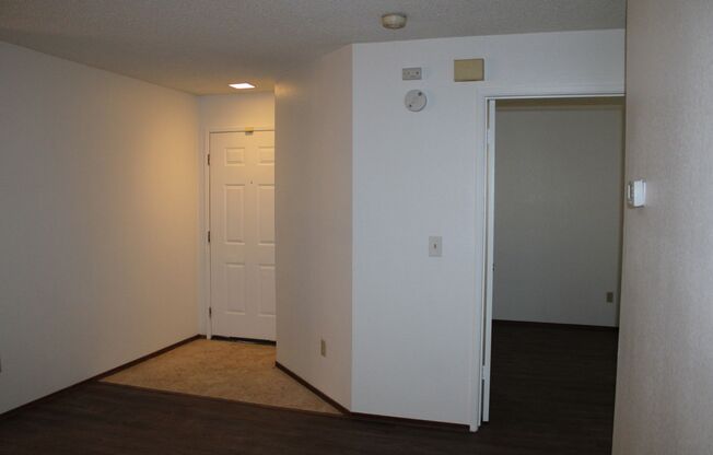 2 beds, 1 bath, $2,300