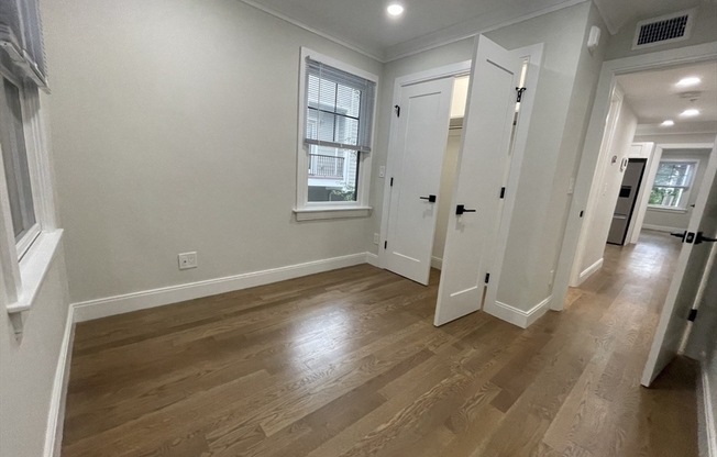 2 beds, 1 bath, 700 sqft, $3,800, Unit 2