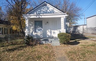 Now available !! Cute 3 bed 2 bth bungalow