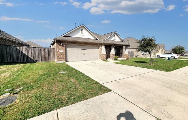 Beautiful One Level 3 BR / 2 BA Home for Rent!