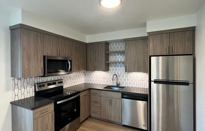 1 bed, 1 bath, $1,395, Unit 302