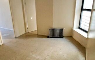 4 beds, 1 bath, $1,904, Unit 3C