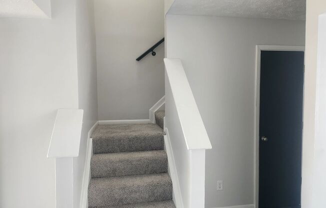 3 beds, 2.5 baths, 1,160 sqft, $1,500, Unit 332