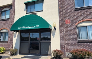 576 WASHINGTON ST