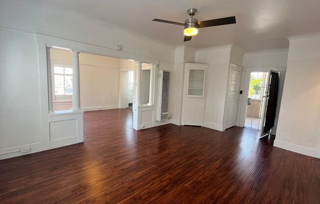 ~ Very Bright & Beautiful with City Views ~ 1 Bedroom / 1 Bathroom Apartment Home!