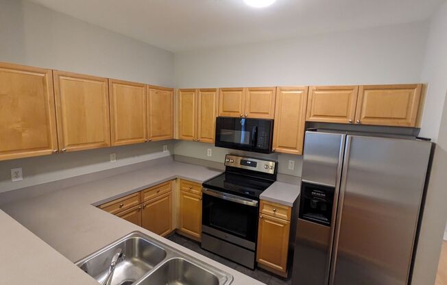 2 beds, 2 baths, $1,600