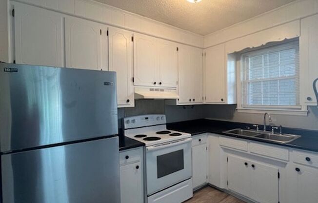 2 beds, 1 bath, $1,000