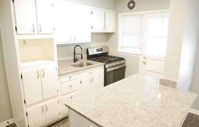 3 Bedroom Home-Middle River!