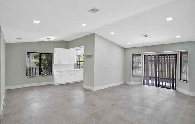 3216 NORTHWEST 105 AVE