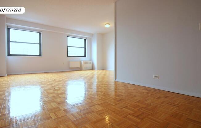 2 beds, 1 bath, $6,800, Unit 15D
