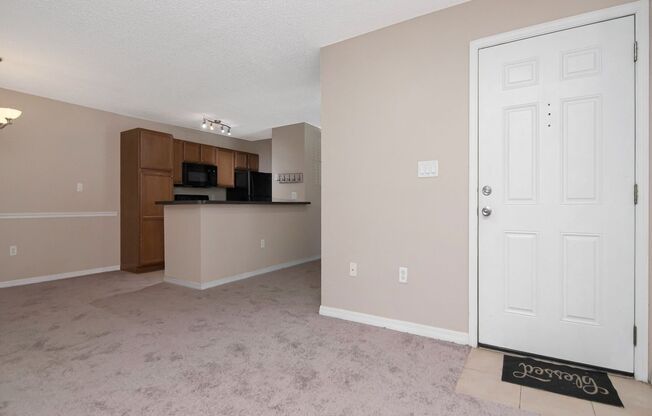 Park Lake — 1 Bed / 1 Bath + Den | Upstairs Condo | Brandon, FL