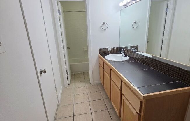 2 beds, 2 baths, 960 sqft, $1,099, Unit ELP2202-363