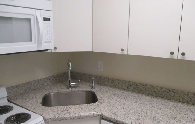 Royal Palm Apartments of Hollywood