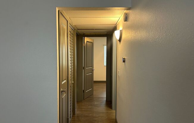 2 beds, 1 bath, 950 sqft, $2,970, Unit C061