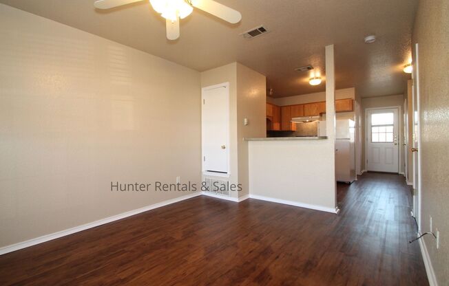 2 beds, 1.5 baths, $850, Unit Unit C