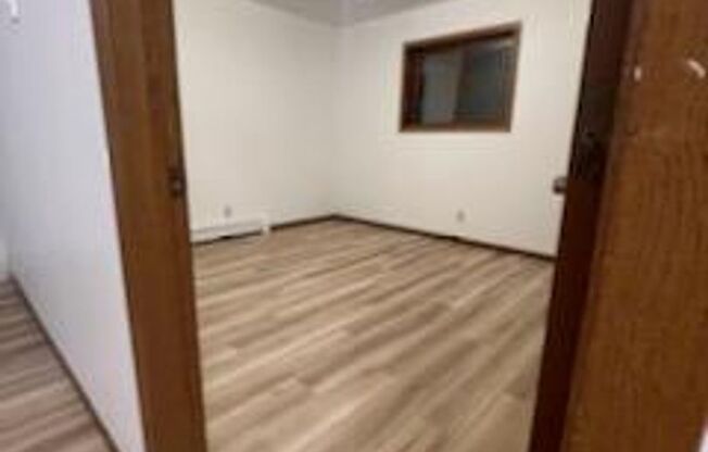 2 beds, 1 bath, $879.99, Unit 2951-06