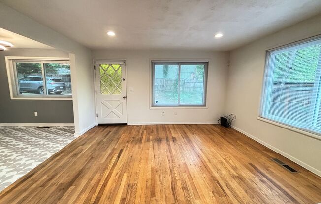 3 beds, 1 bath, $2,500