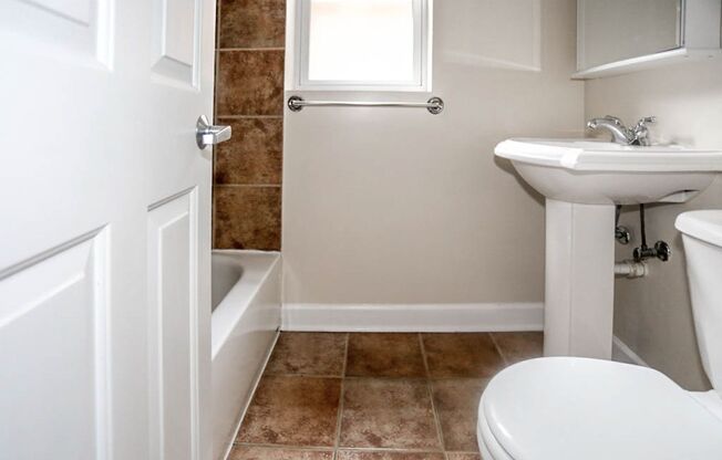 2 beds, 1 bath, 597 sqft, $2,950, Unit 630R-2S