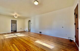 2 beds, 1 bath, $2,300