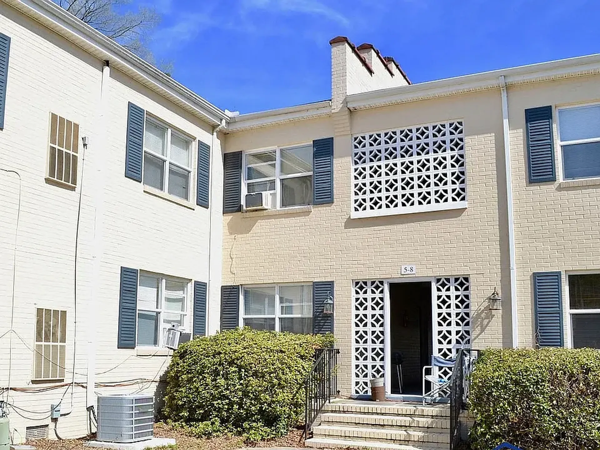 718 Sunset Ave Apartments