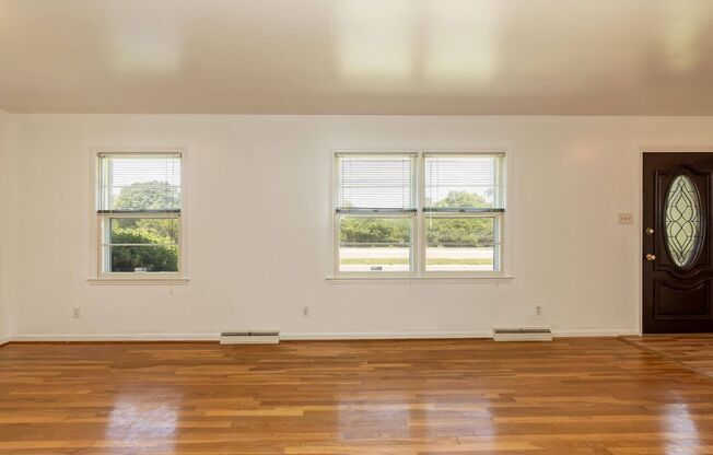 Spacious 3 Bed, 2 Bath Home with Open Floor Plan & Backyard Deck – Prime Greensboro Location!