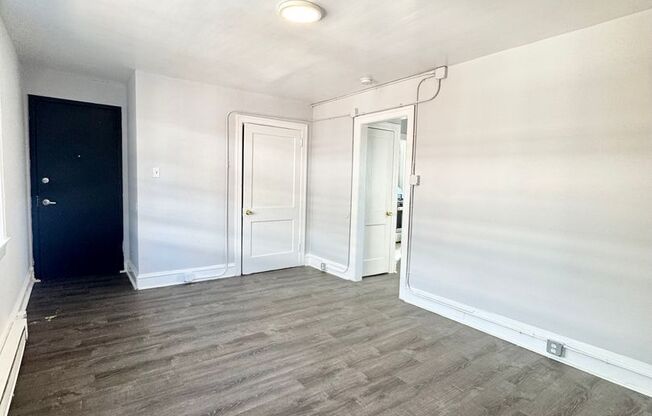 1 bed, 1 bath, 500 sqft, $925, Unit E-31