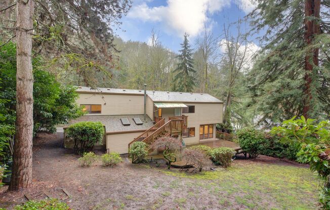3 beds, 2.5 baths, $3,700