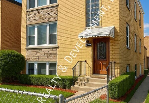 2701 N SAYRE AVE