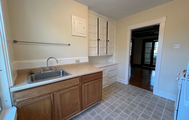 1 bed, 1 bath, $1,080, Unit 2