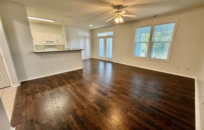 2 beds, 2 baths, $2,300, Unit Unit 1203