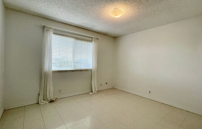 2 beds, 1 bath, $2,300, Unit #3