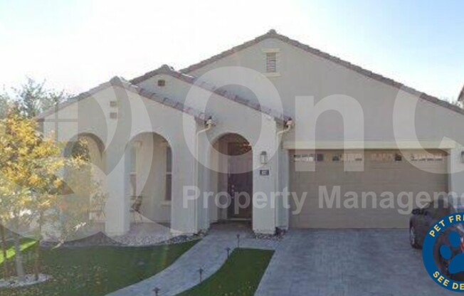 921 E LADBROKE WAY