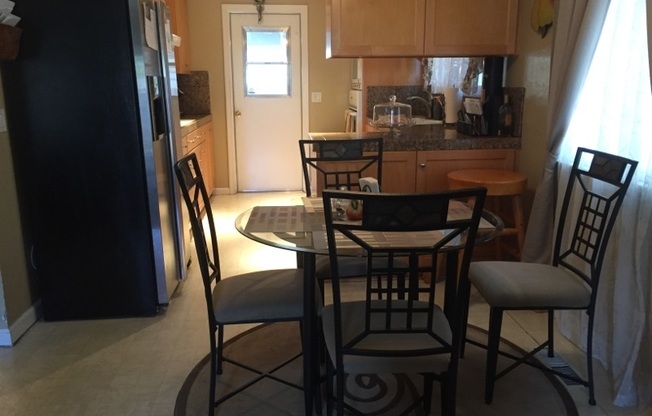 3 beds, 2 baths, $4,350