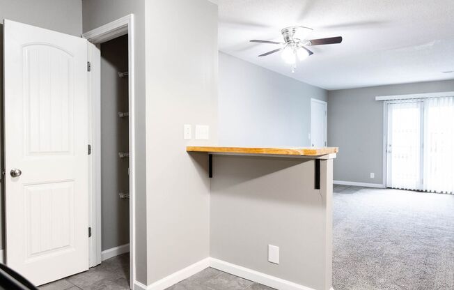 2 beds, 1 bath, 812 sqft, $905, Unit K-5