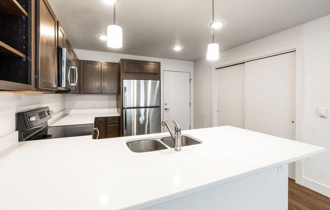2 beds, 1 bath, 994 sqft, $1,795, Unit 3234-203