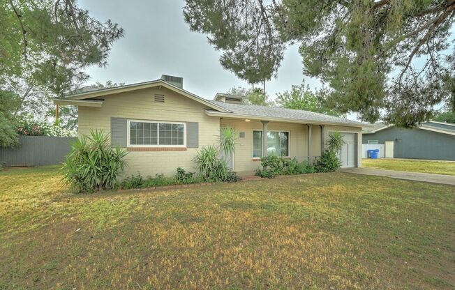 READY TO VIEW NOW! Charming 2-Bedroom Rental in Arcadia Lite with Spacious Yards