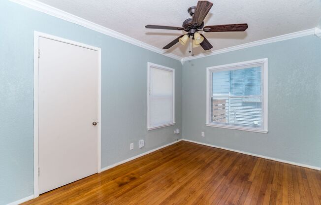 2 beds, 1 bath, $1,595