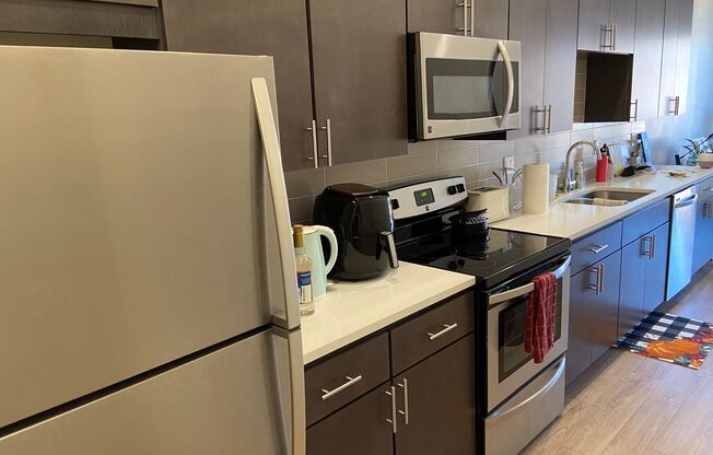 1 bed, 1 bath, 636 sqft, $1,250