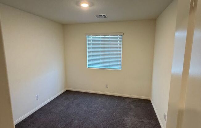 Must See Townhome in Henderson!