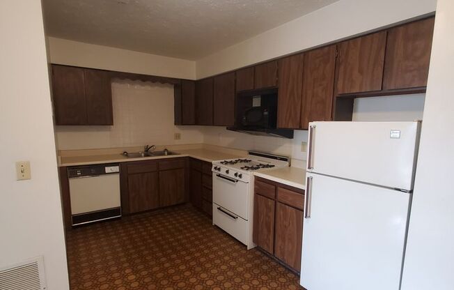 2 beds, 1 bath, 900 sqft, $850, Unit 305