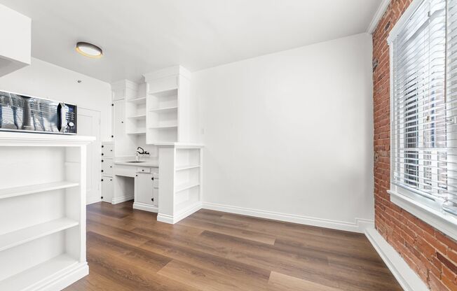 Studio, 1 bath, 540 sqft, $2,000, Unit 409