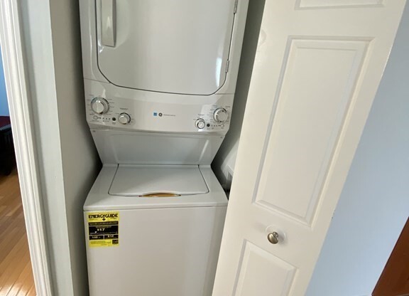 2 beds, 2 baths, 1,110 sqft, $3,100, Unit 6B