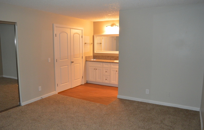 1 bed, 1 bath, 738 sqft, $2,128, Unit C6