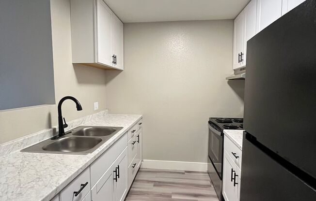 2 beds, 1 bath, 896 sqft, $2,250, Unit 006