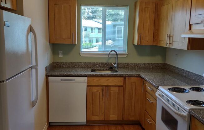 2 beds, 1 bath, 850 sqft, $1,550, Unit 30