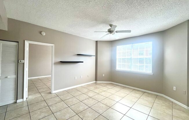 Orlando - 1 Bedroom / 1 Bathroom on the 2nd Floor Located for Rent in Gated Community Palms Villa Residence