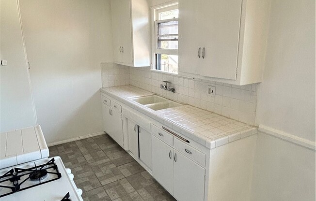 1 bed, 1 bath, 600 sqft, $1,880, Unit 5